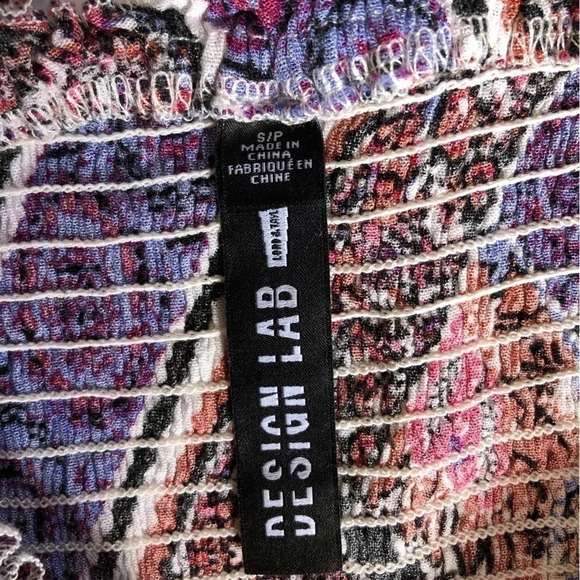 Elastic Stretch Funky  Patterned Top - Picture 9 of 10